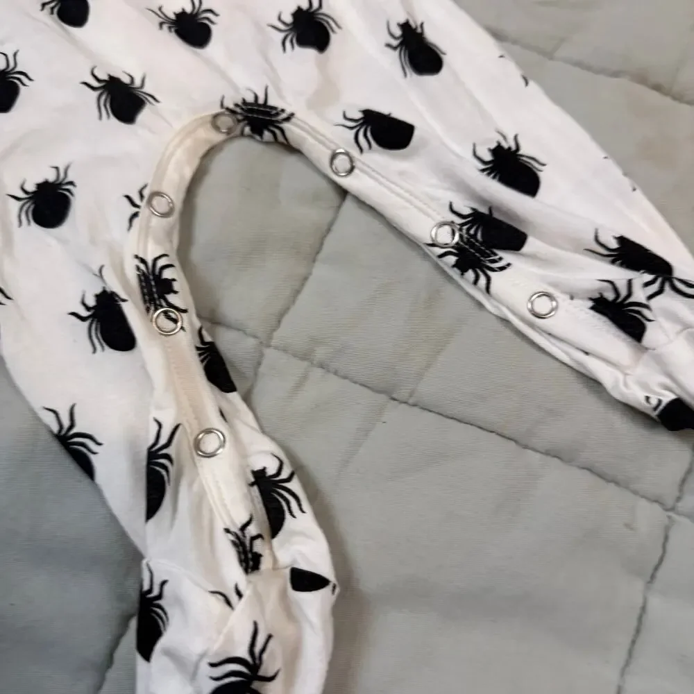 Kate Quinn Bamboo Spider One Piece Outfie Footie Romper 3-6 Months
